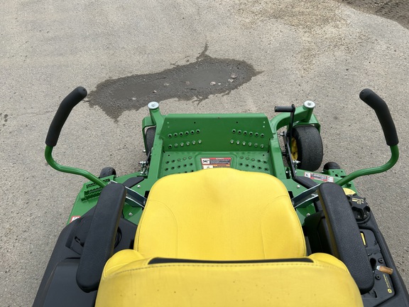 Used 2020 John Deere Z735M Zero Turn Mowers at Horizon Ag & Turf in Edmonton West, AB - Photo5