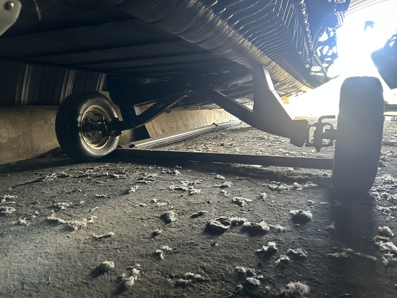 Used 2014 MacDon D65-S Combine Platforms at Horizon Ag & Turf in Edmonton West, AB - Photo5
