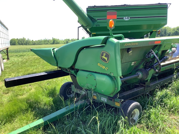 Photo of 2011 John Deere 608C
