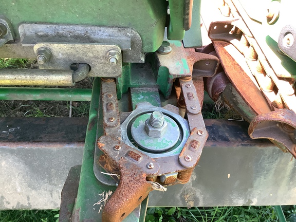 Photo of 2011 John Deere 608C