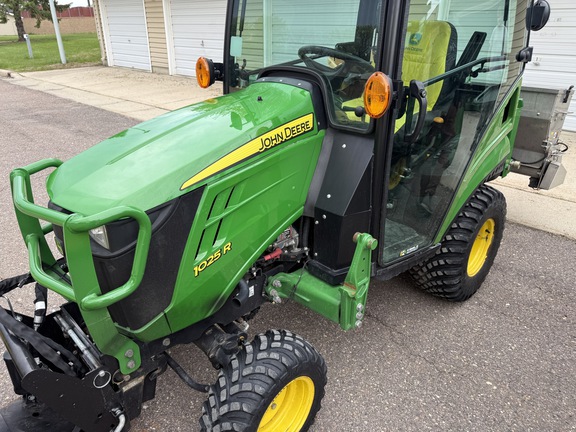  John Deere 1025R