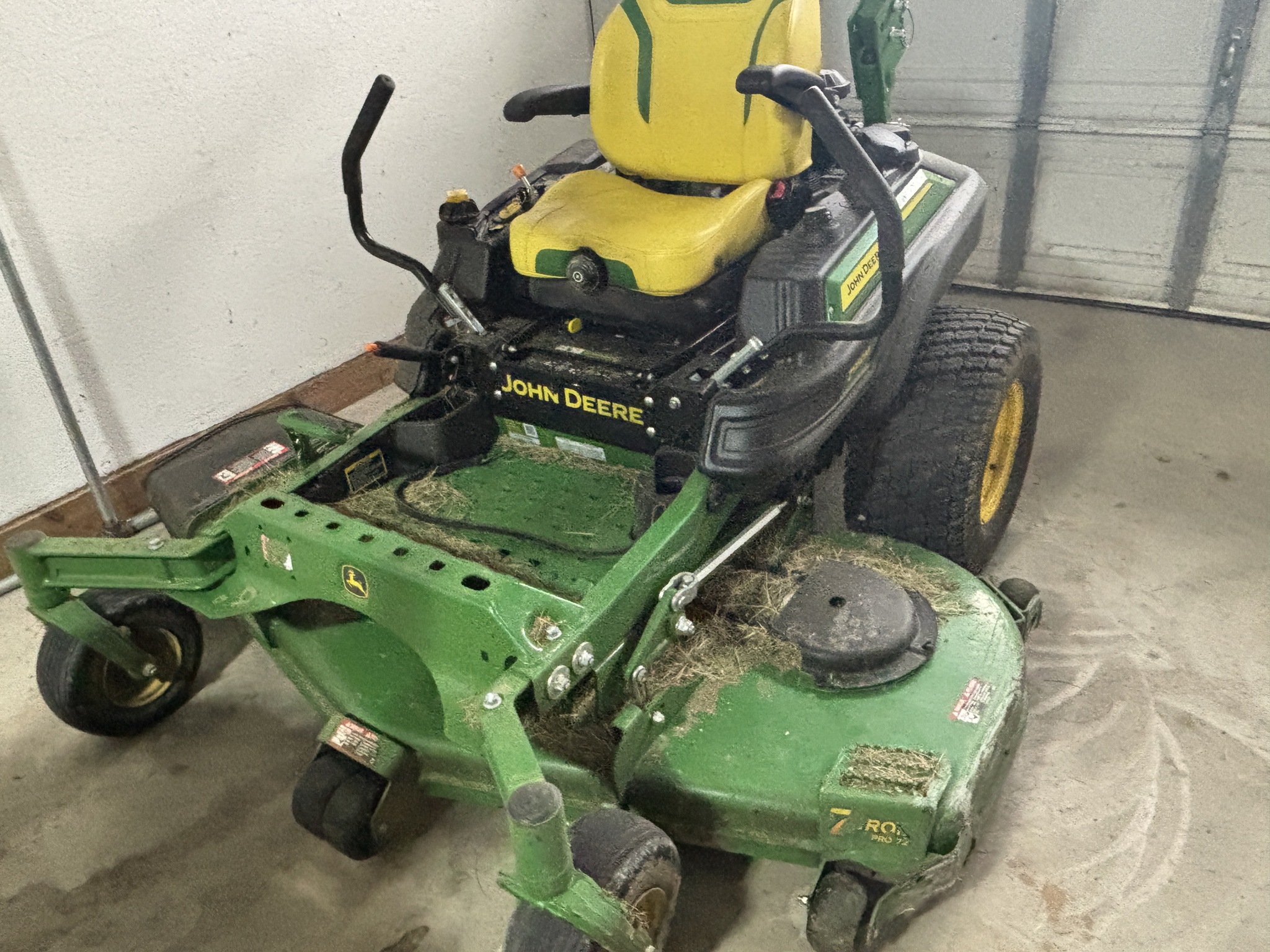Used 2023 John Deere Z950M Zero Turn Mowers at Koenig Equipment in Richmond, IN - PhotoXL1
