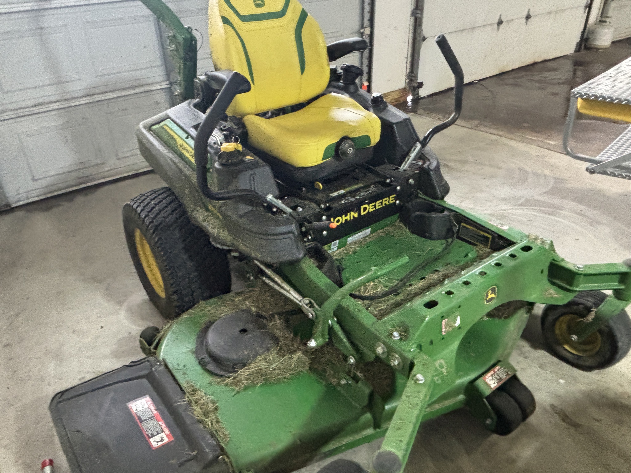 Used 2023 John Deere Z950M Zero Turn Mowers at Koenig Equipment in Richmond, IN - PhotoXL2