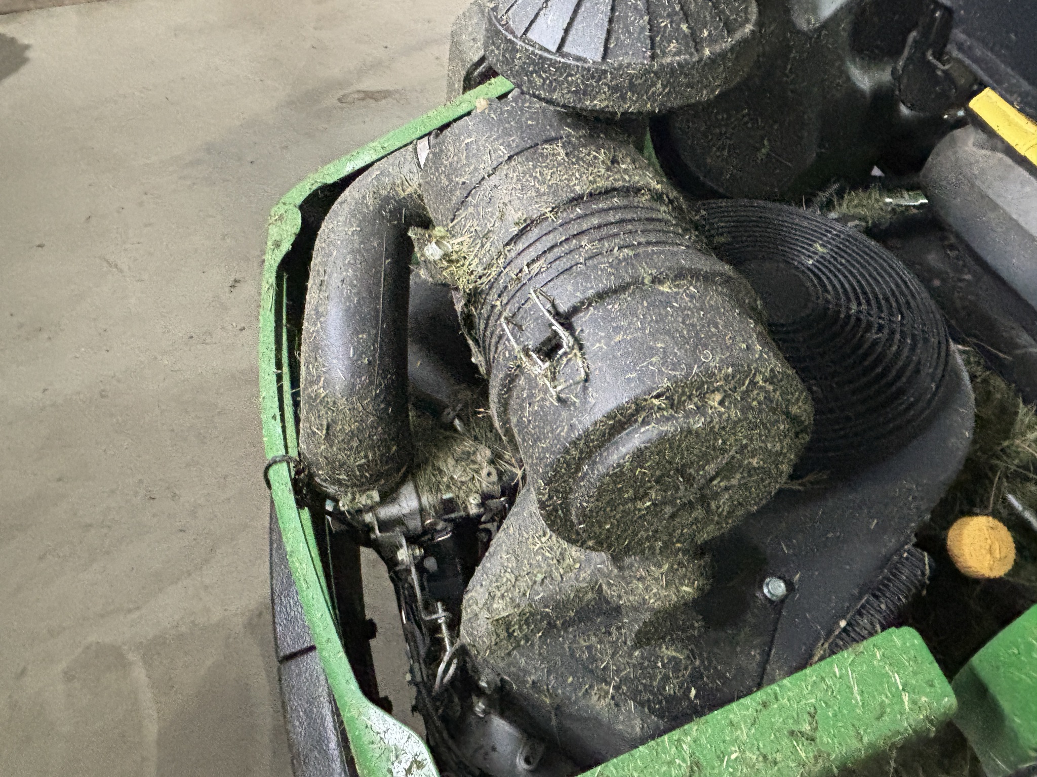 Used 2023 John Deere Z950M Zero Turn Mowers at Koenig Equipment in Richmond, IN - PhotoXL12