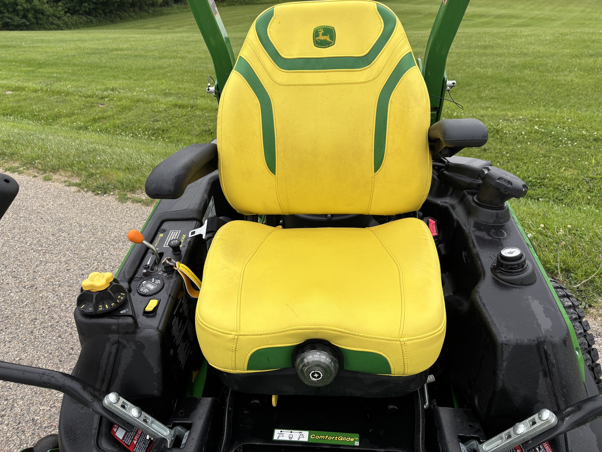 Used 2023 John Deere Z950M Zero Turn Mowers at Koenig Equipment in Richmond, IN - PhotoXL5