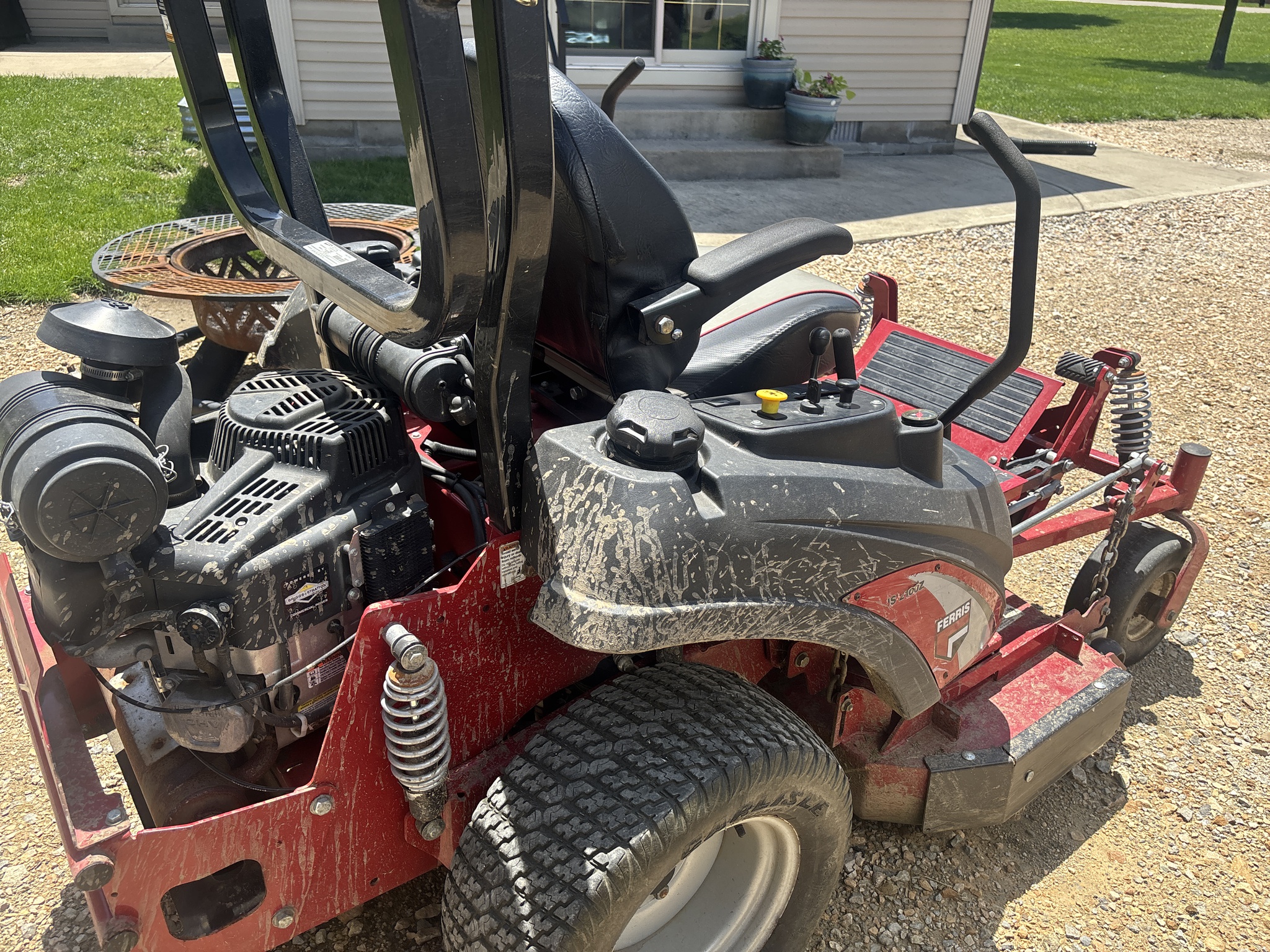 Used 2016 Ferris IS2100Z BV26 Zero Turn Mowers at Koenig Equipment in Tipp City, OH - PhotoXL5