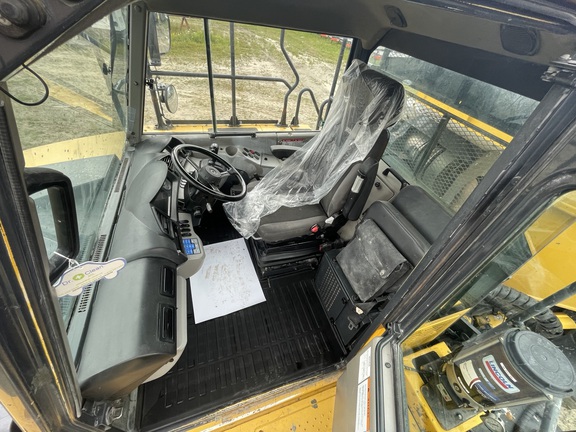 2016 Komatsu HM400-5