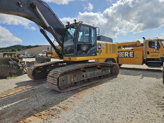 Photo of a 2024 John Deere 350 P