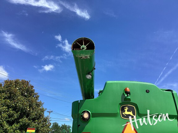 Photo of 2013 John Deere S660
