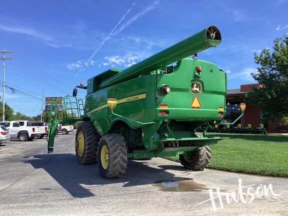 Photo of 2013 John Deere S660