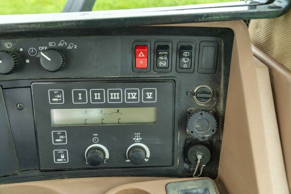 Used 2004 John Deere 8320 Row Crop Tractors at Koenig Equipment in Anna, OH - Photo28