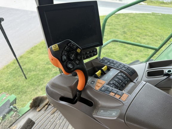 Photo of 2023 John Deere S780