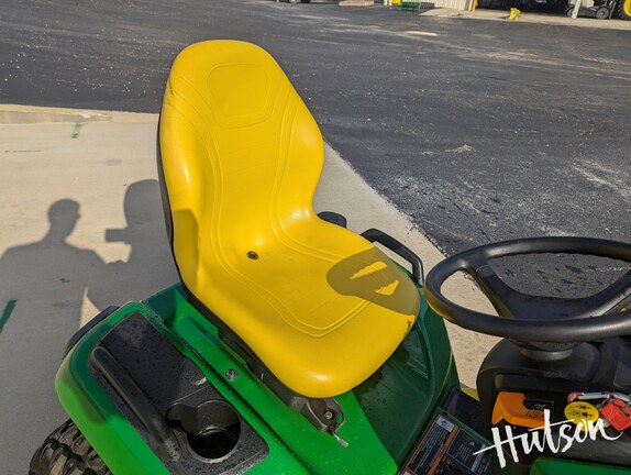 Photo of 2016 John Deere X590