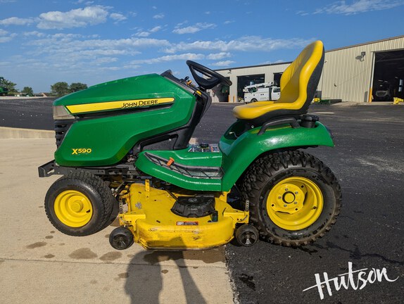 Photo of 2016 John Deere X590