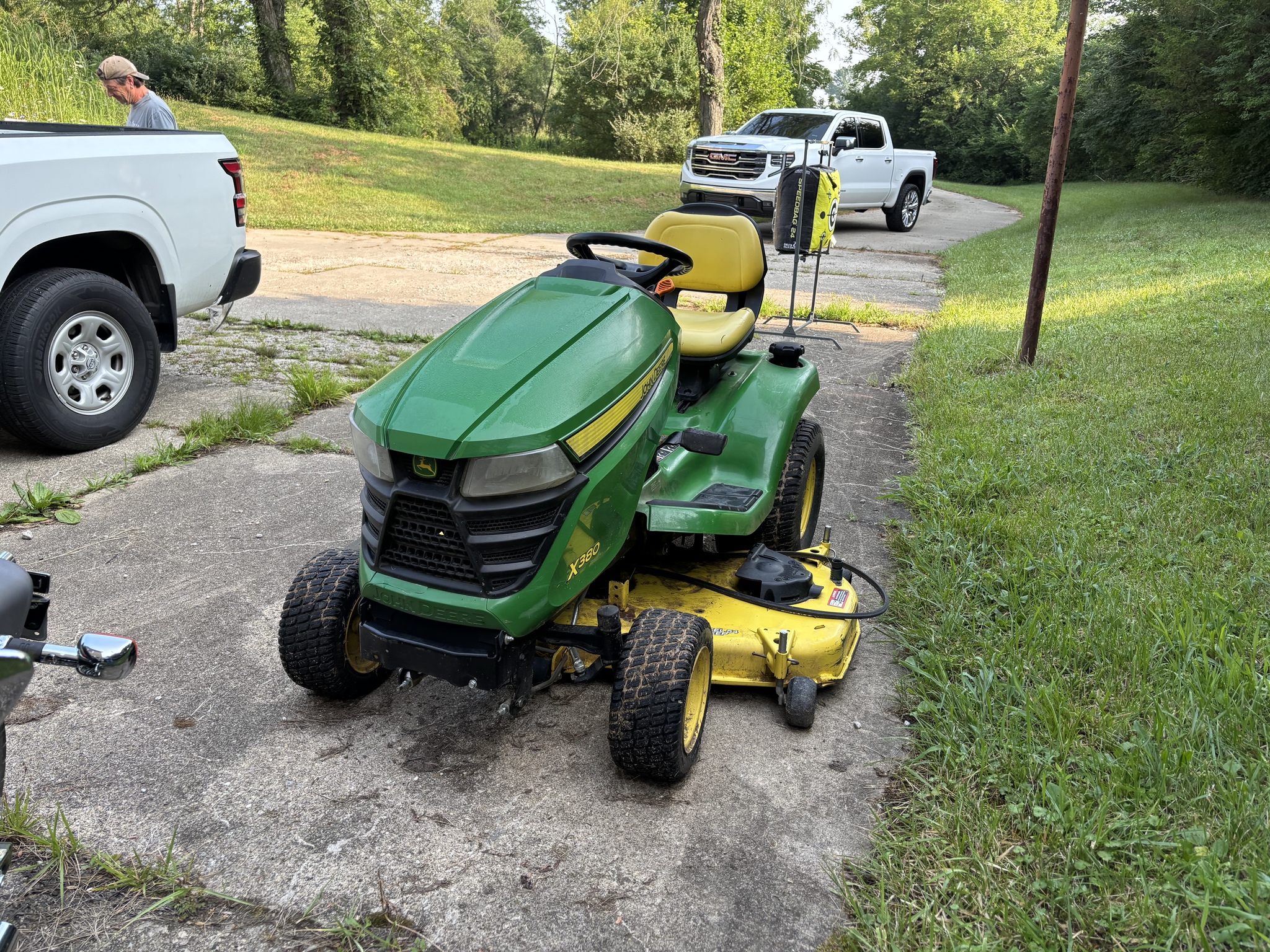 Used 2018 John Deere X380 Lawn & Garden Tractors at Koenig Equipment in Oxford, OH - PhotoXL0