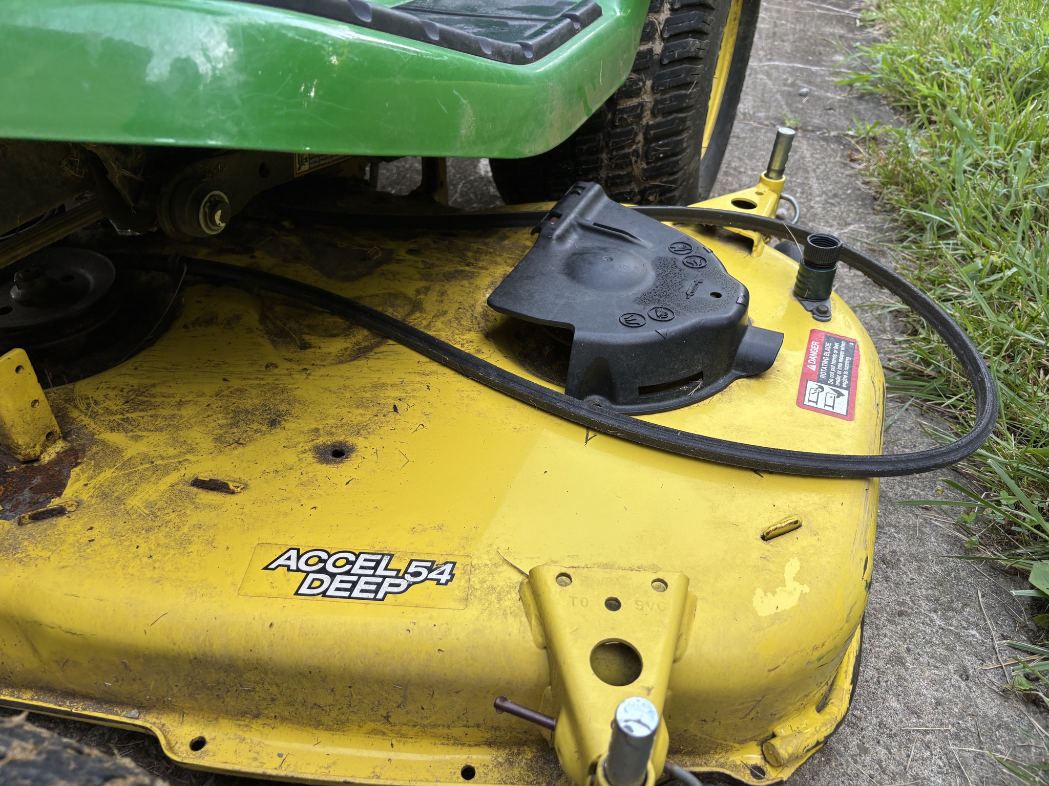 Used 2018 John Deere X380 Lawn & Garden Tractors at Koenig Equipment in Oxford, OH - PhotoXL8