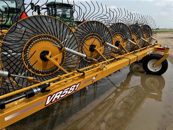 2023 Bale King VR581