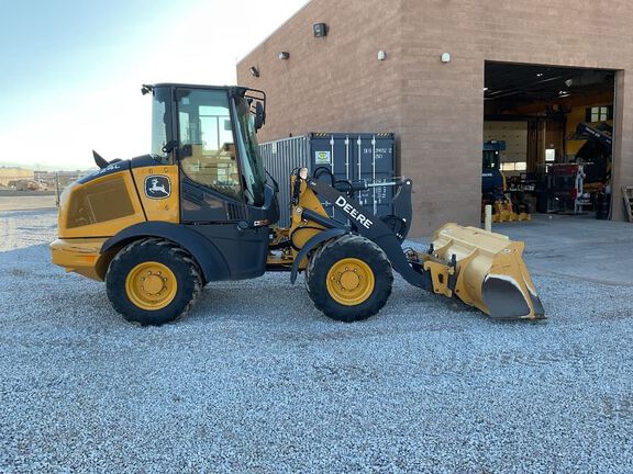 2022 John Deere 324L