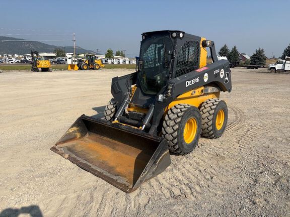 Photo of 2022 John Deere 332G