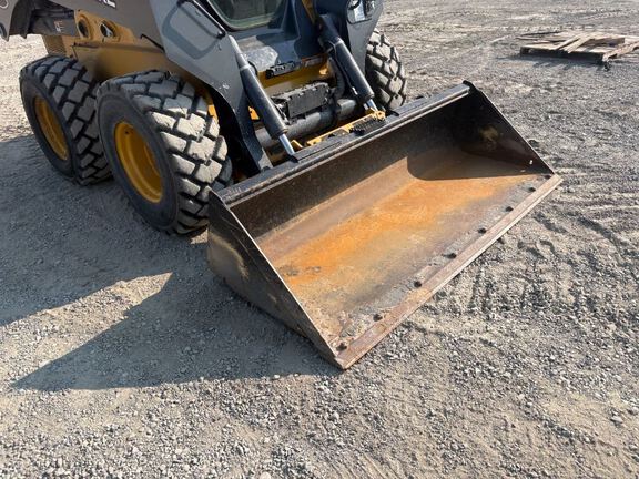 2022 John Deere 332G