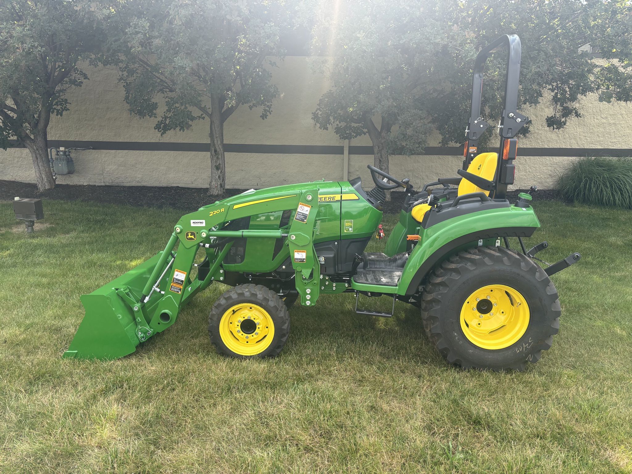 New In-Stock 2026 John Deere 2025R Compact Utility Tractors at Koenig Equipment in Botkins, OH - PhotoXL1