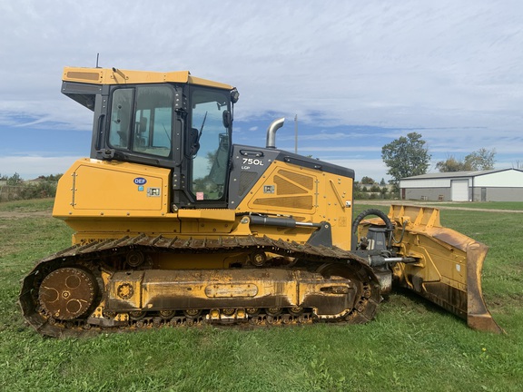 2020 John Deere 750L