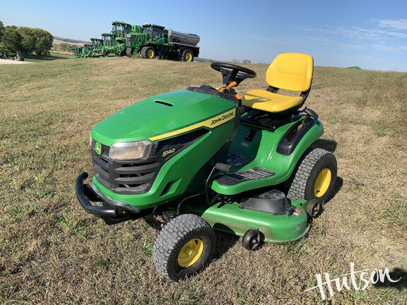 Photo of 2023 John Deere S140