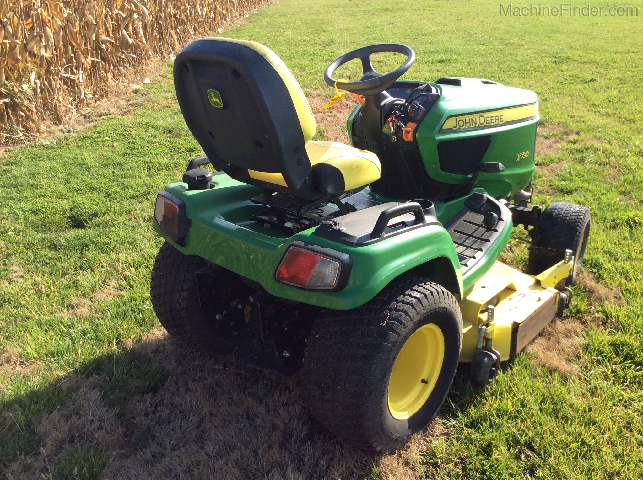 2015 John Deere X730 Image 3