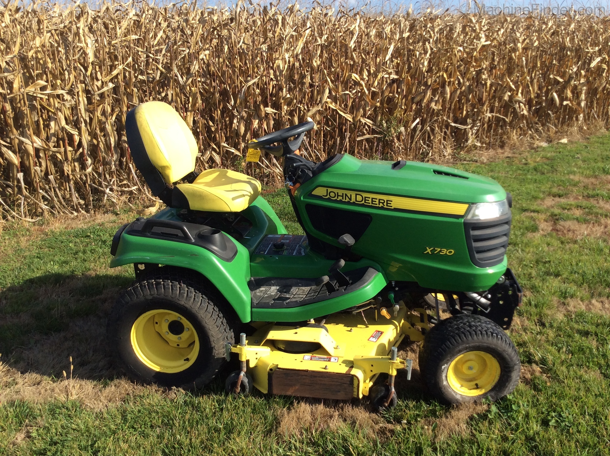 2015 John Deere X730 Image 4