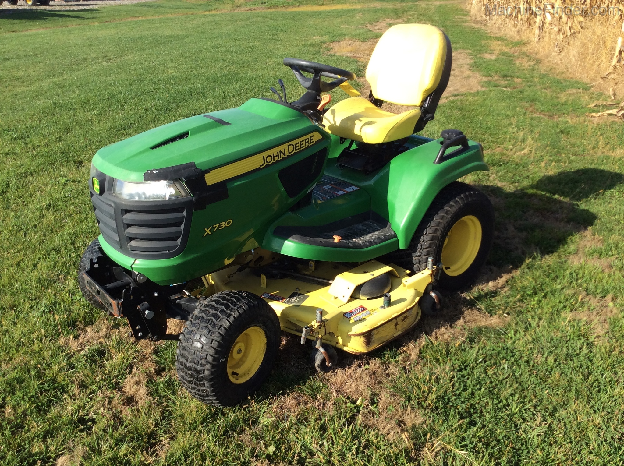 2015 John Deere X730 Image 2
