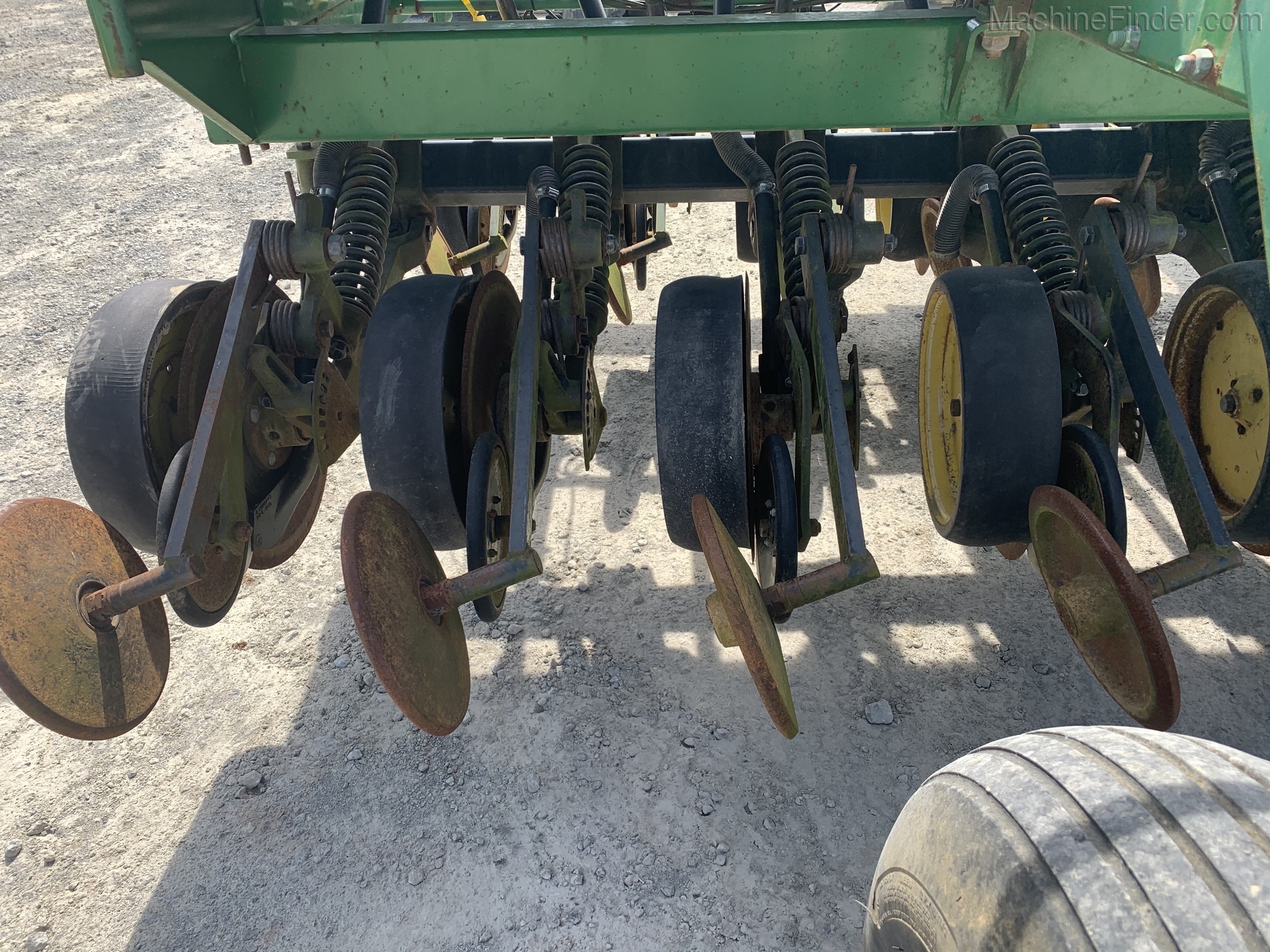 1994 John Deere 750 Image 19