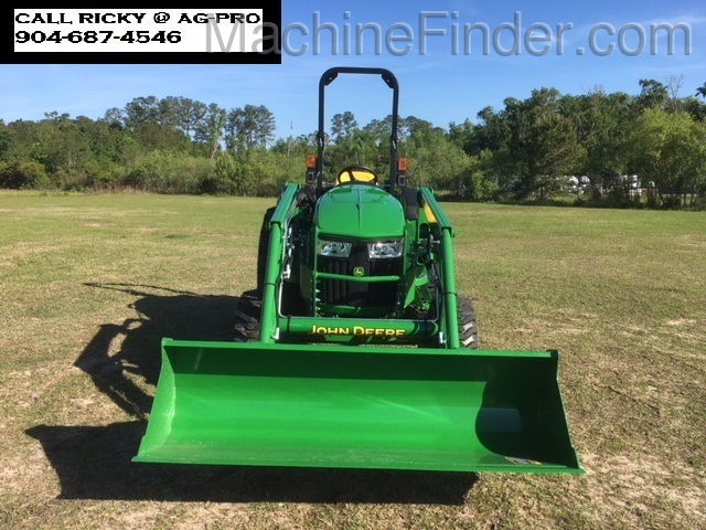2020 John Deere 4044M Image 5