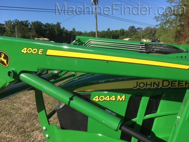 2020 John Deere 4044M Image 7