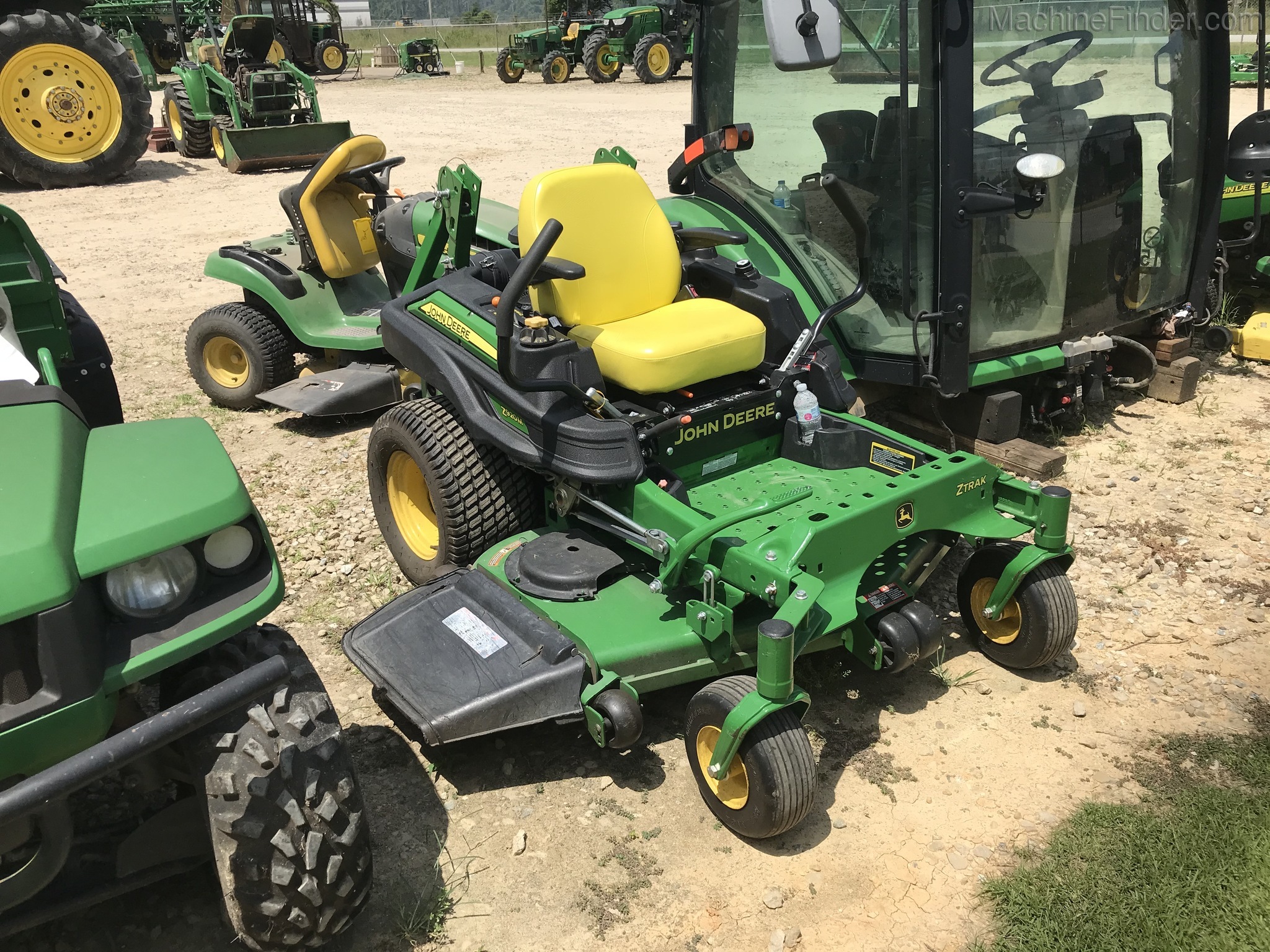 2016 John Deere Z920M Image 1