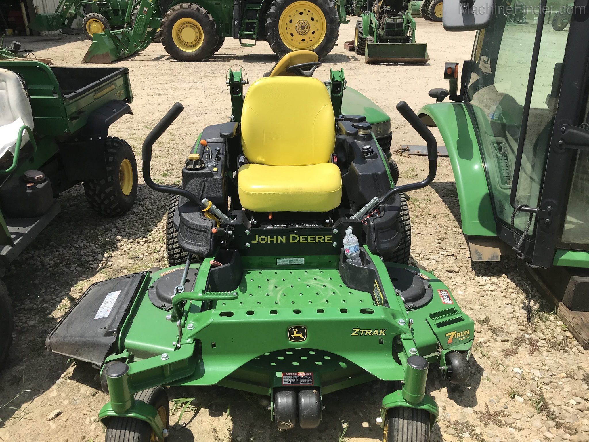 2016 John Deere Z920M Image 2