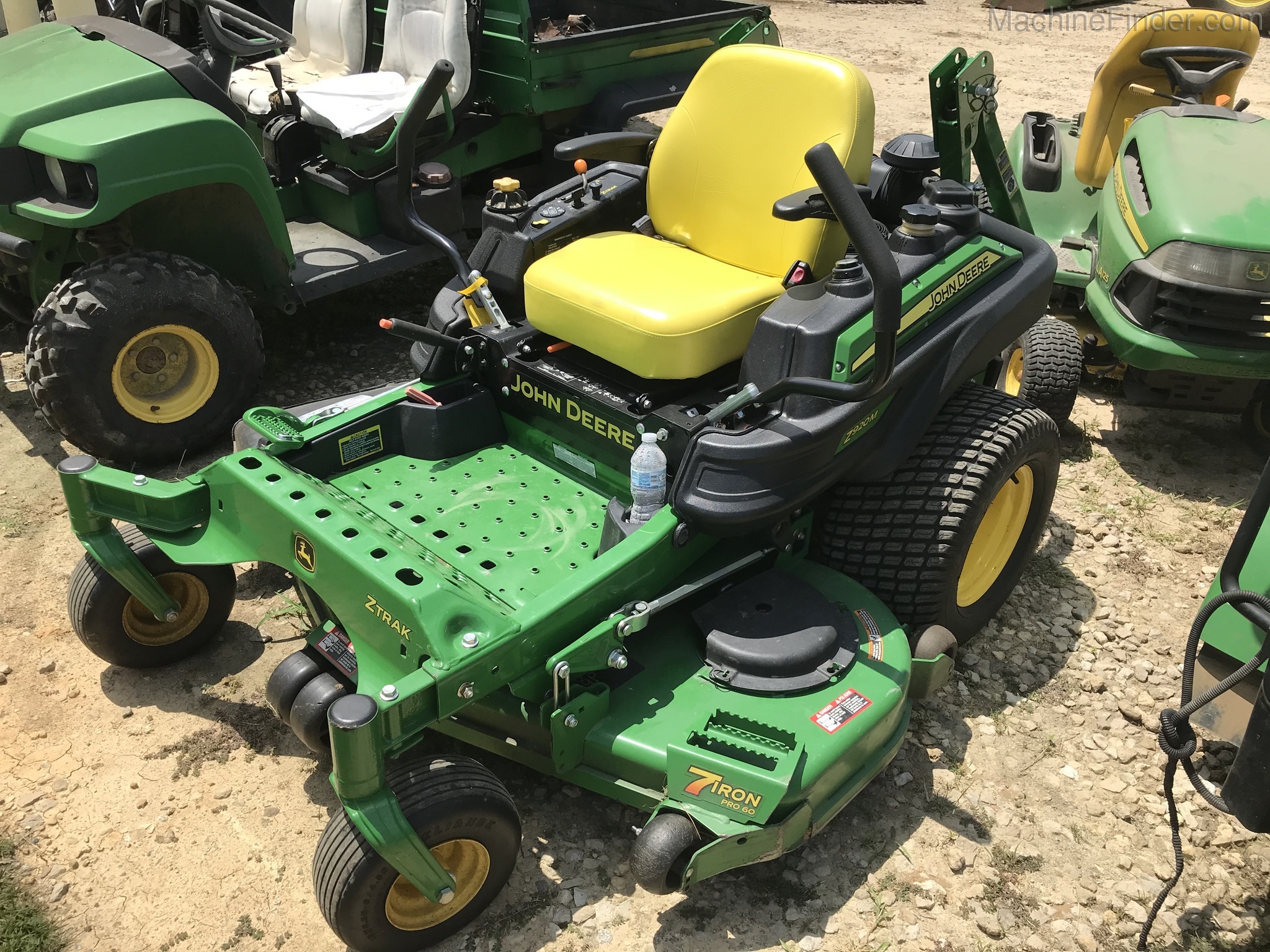2016 John Deere Z920M Image 3