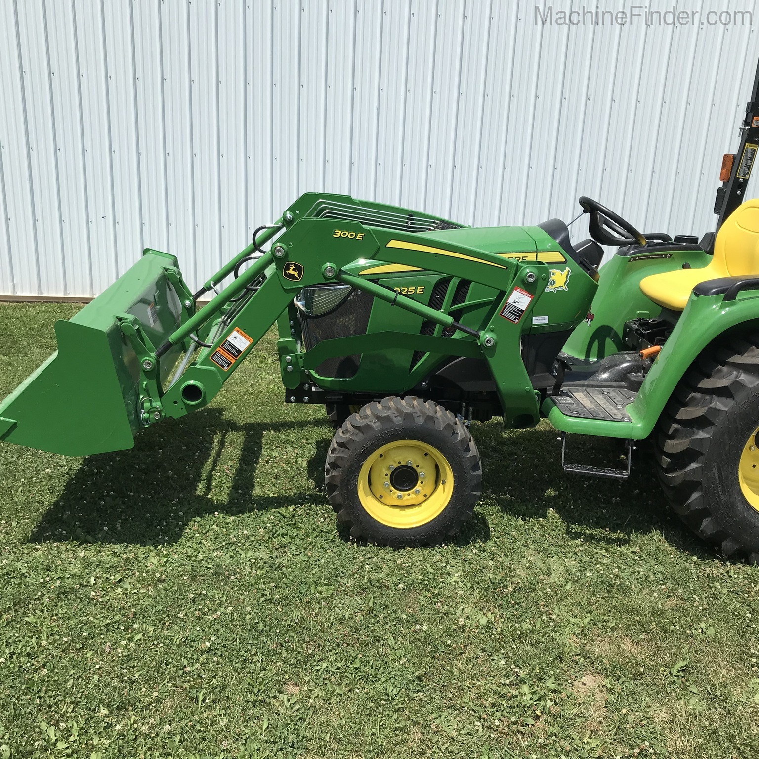 2020 John Deere 3025E Image 2