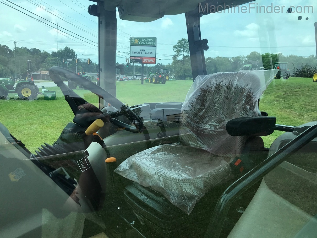 2020 John Deere 5065E Image 3