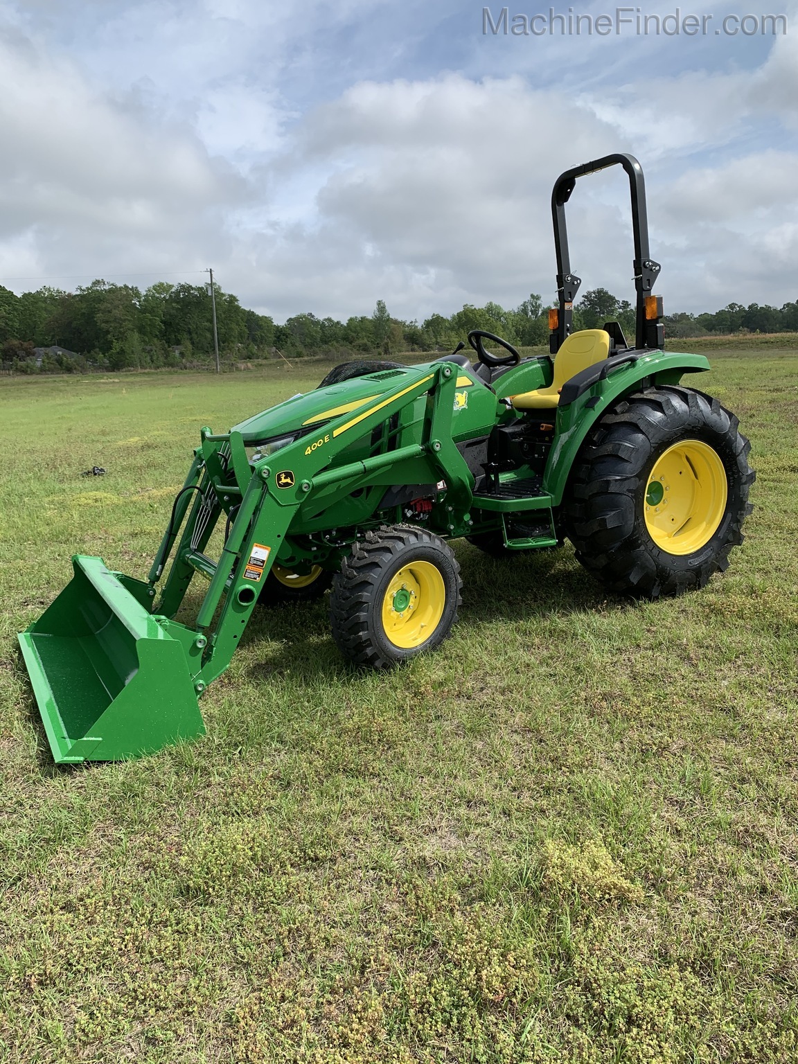 2020 John Deere 4044M Image 3