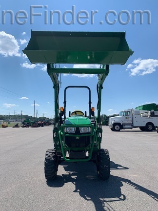 2020 John Deere 2032R Image 5