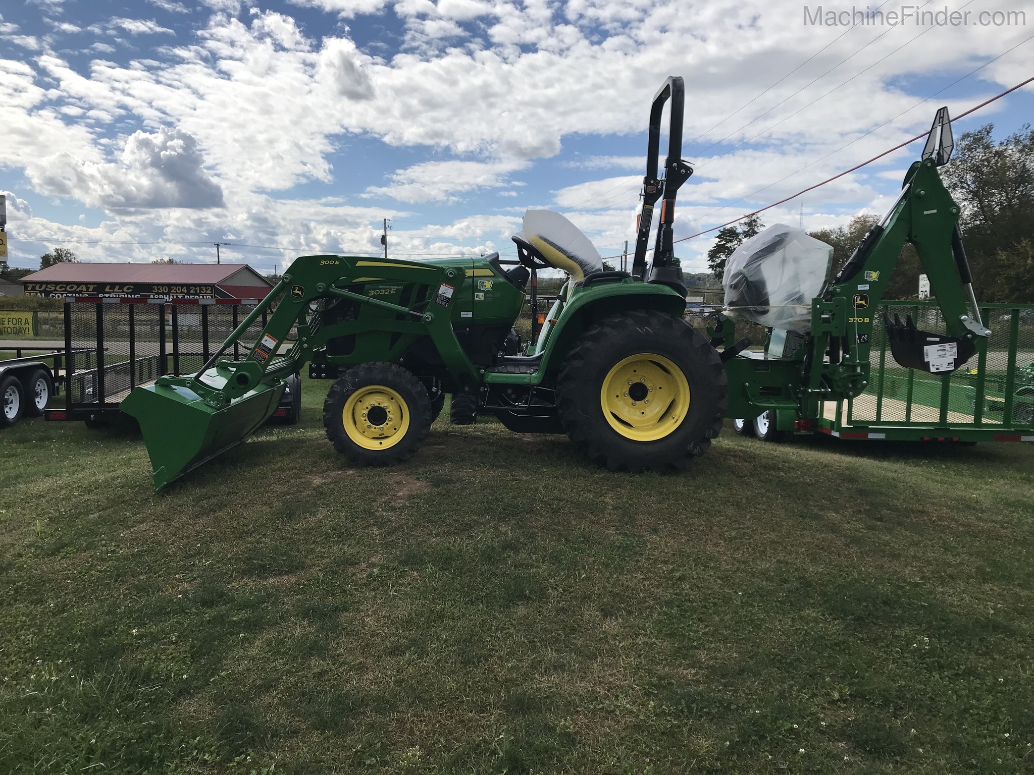 2020 John Deere 3032E Image 1