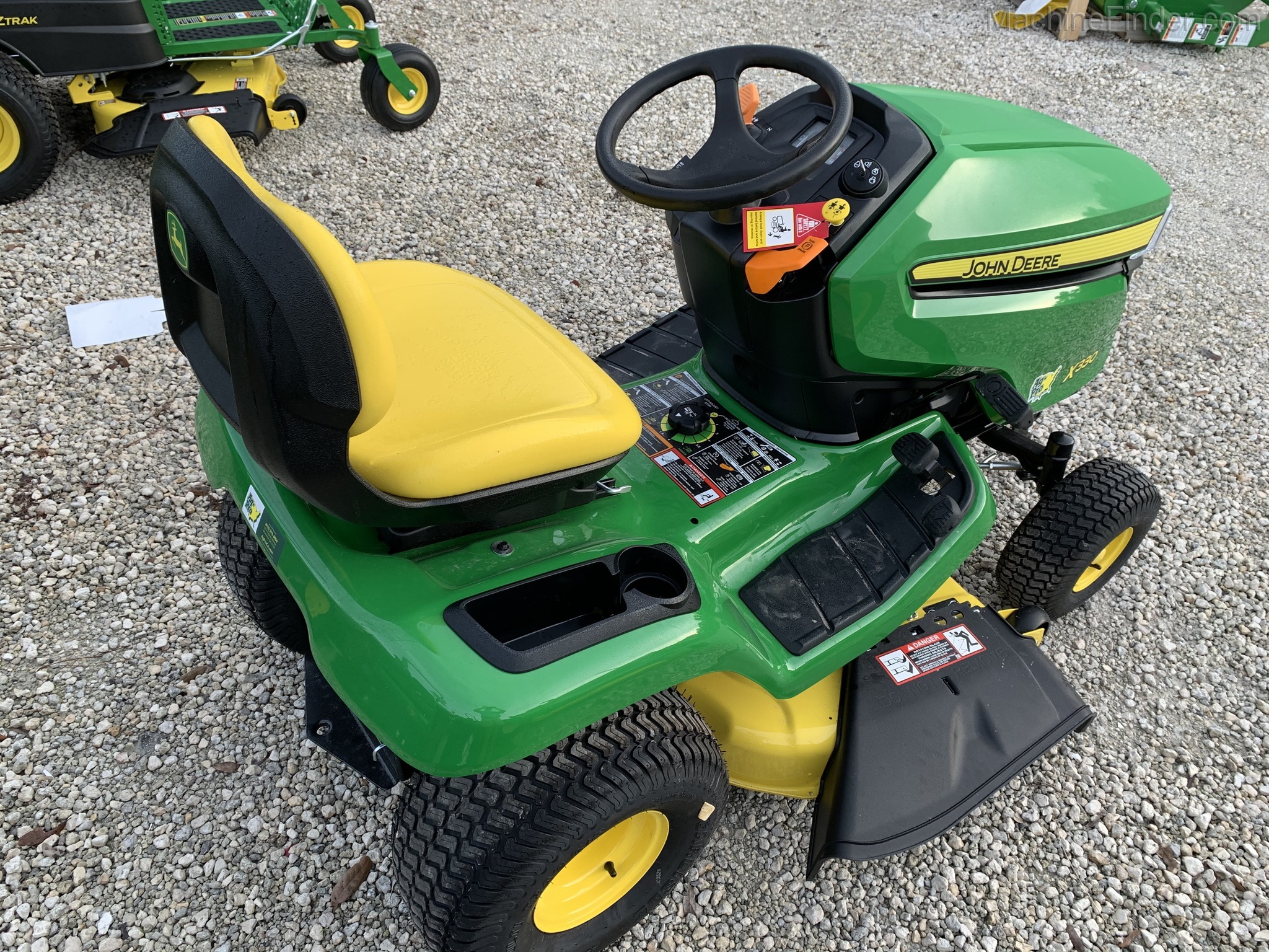 2021 John Deere X330 Image 5