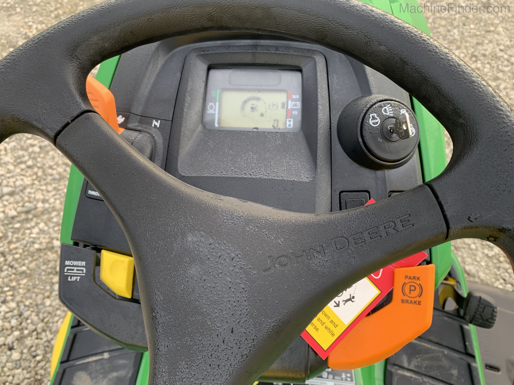2021 John Deere X330 Image 6
