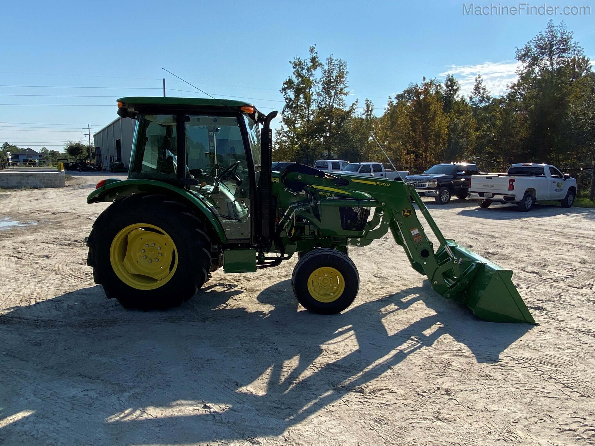 2020 John Deere 5075E Image 4