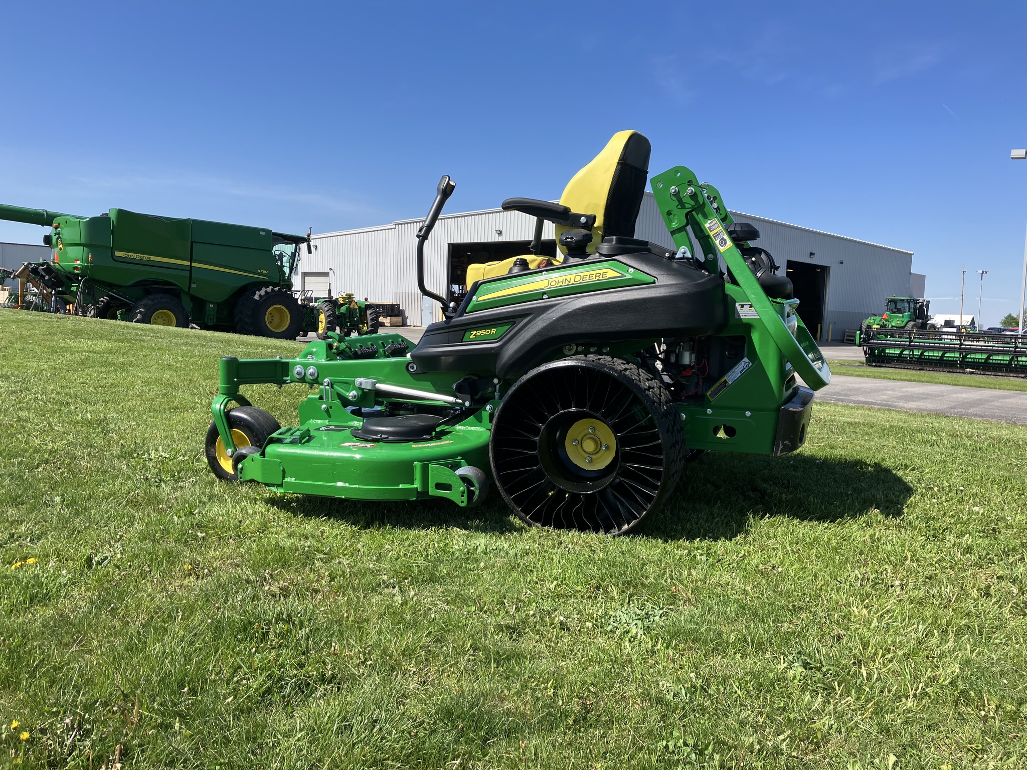 2022 John Deere Z950R ZeroTurn Mowers Logansport, IN