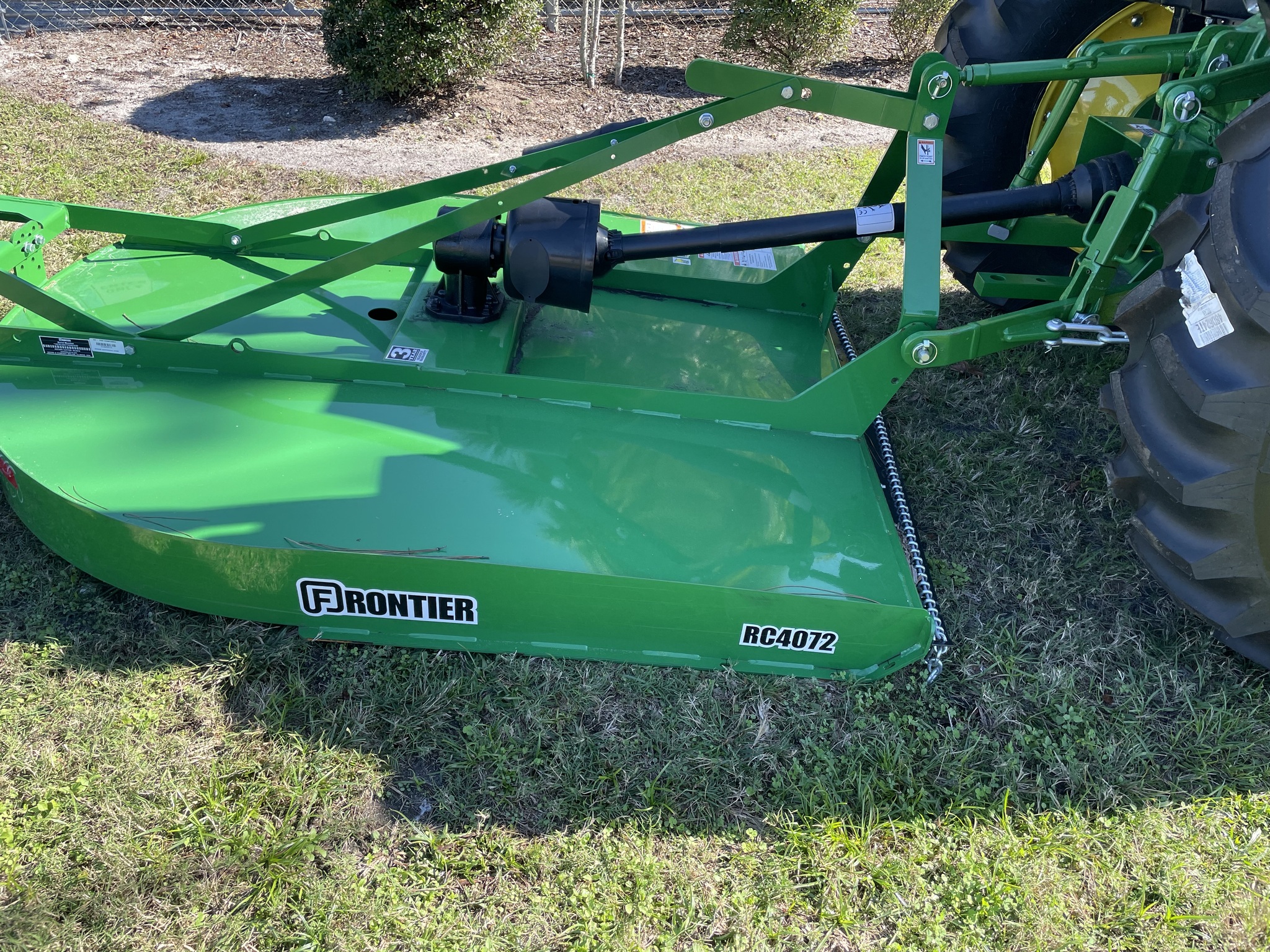 2023 John Deere 4044M Image 2