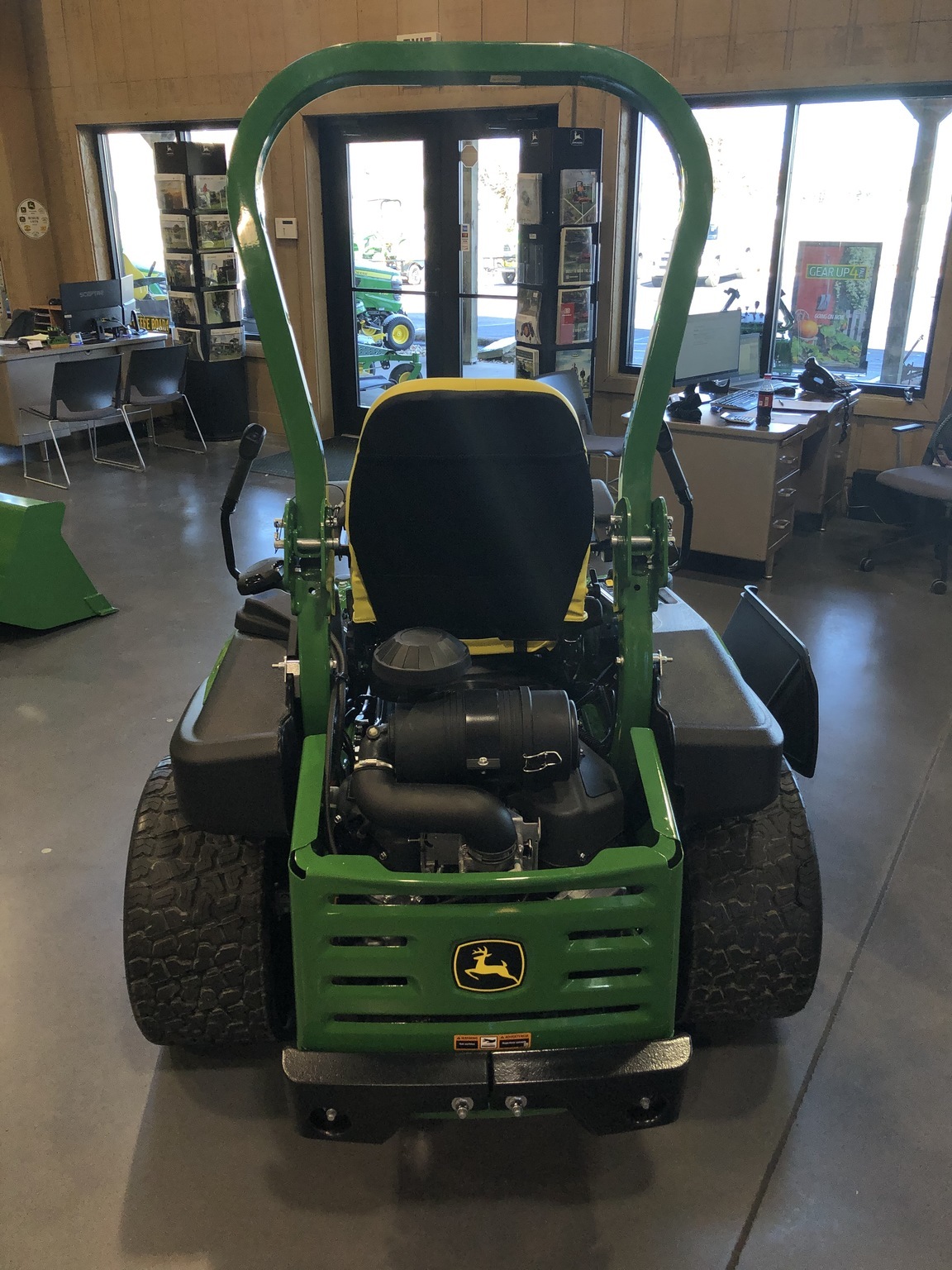 2025 John Deere Z970R Image 3
