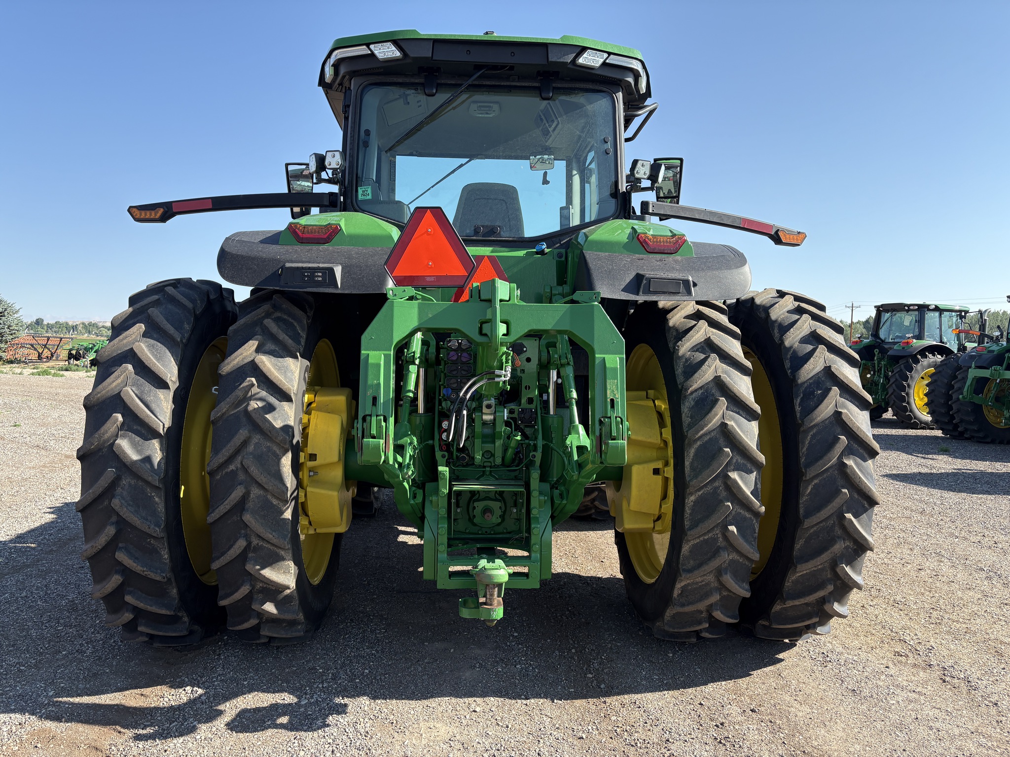 2022 John Deere 8R 370 Image 4