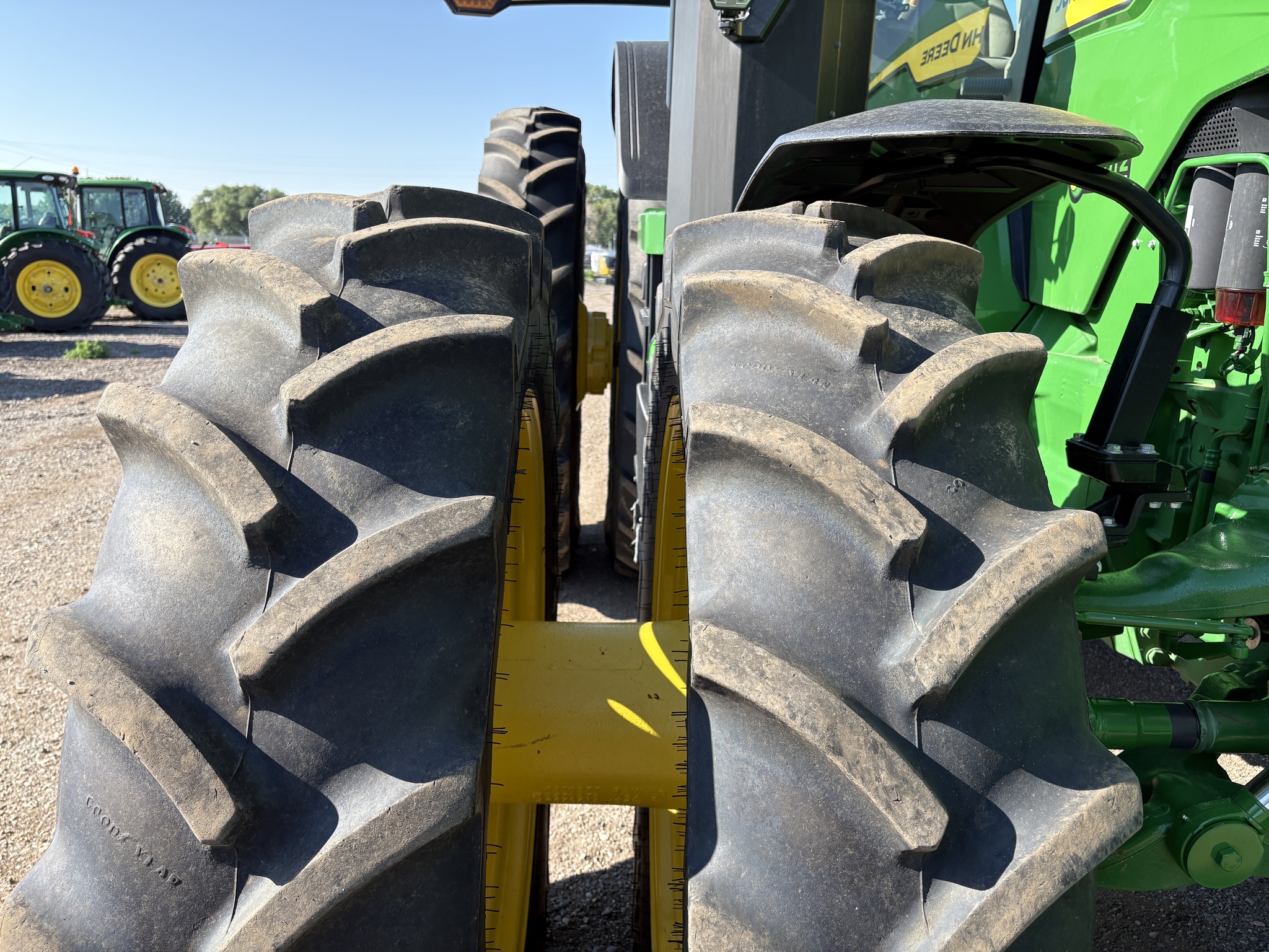 2022 John Deere 8R 370 Image 17