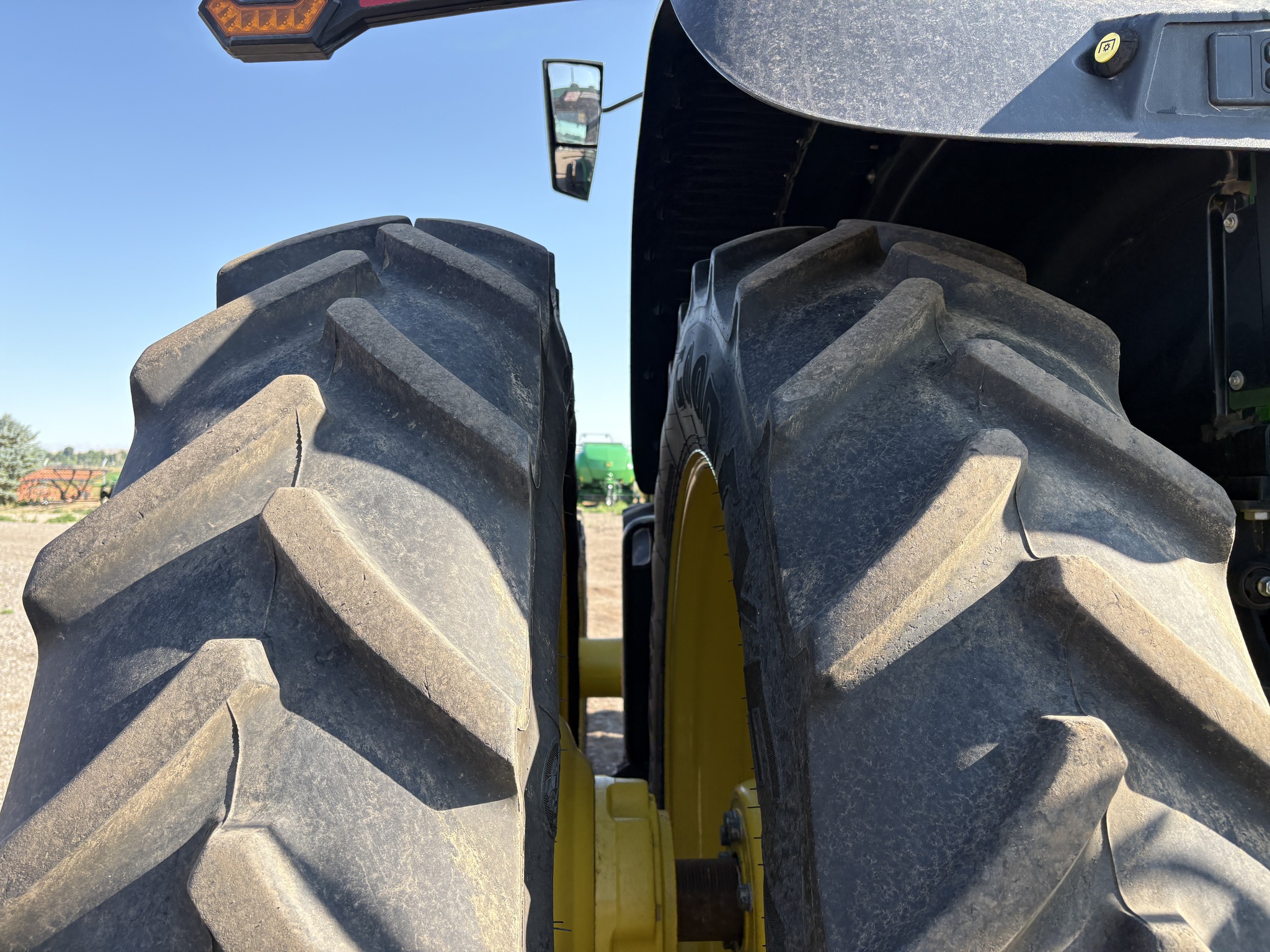 2022 John Deere 8R 370 Image 21